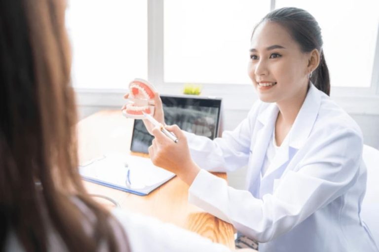 how to choose the right denture style for your smile